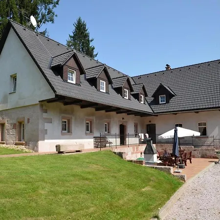In Bohemian With Shared Pool, Cleaning Included * Stupná